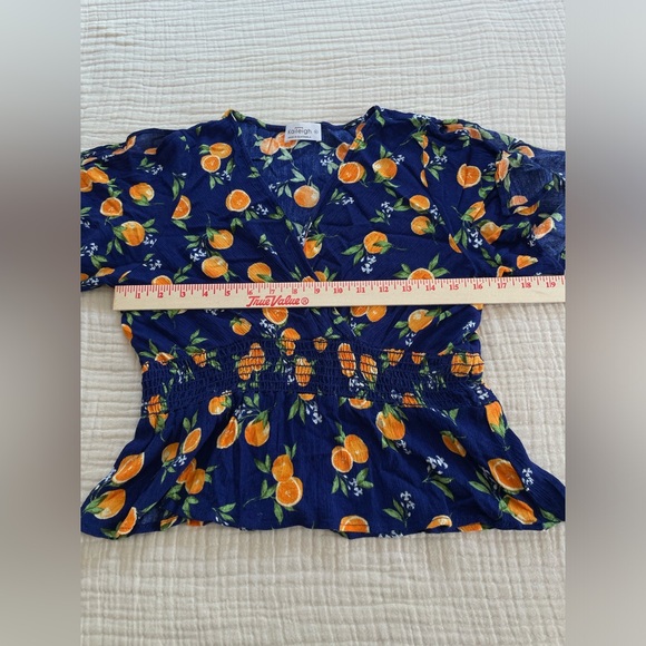 Kaileigh Faux Wrap Citrus Top - Size L - EUC - Picture 13 of 13